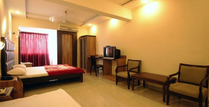Hotel Maan Residency Satellite Road Ahmedabad Exterior photo