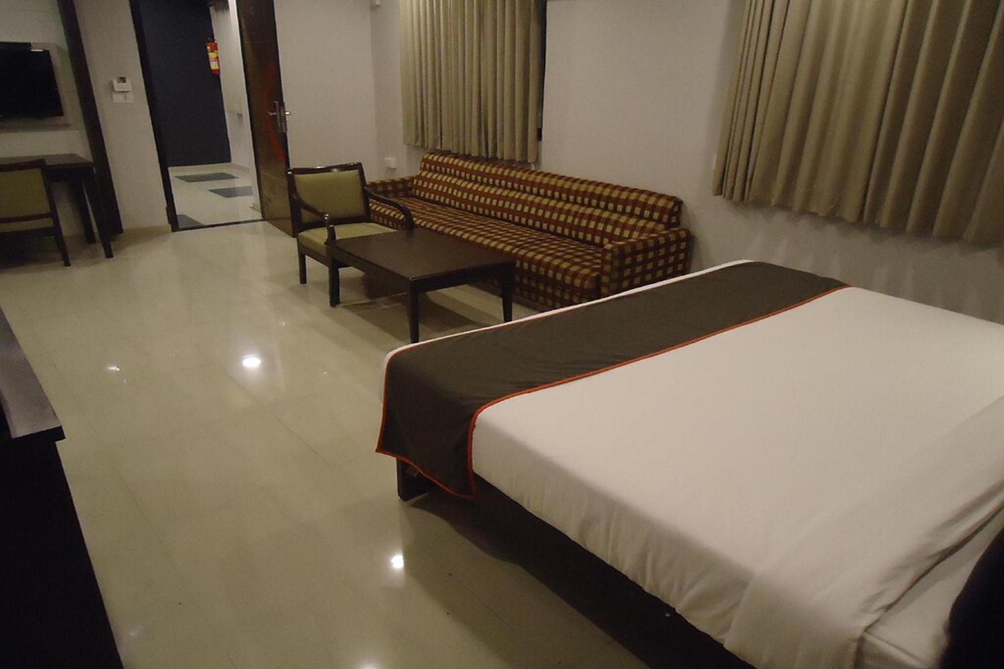 Hotel Maan Residency Satellite Road Ahmedabad Exterior photo