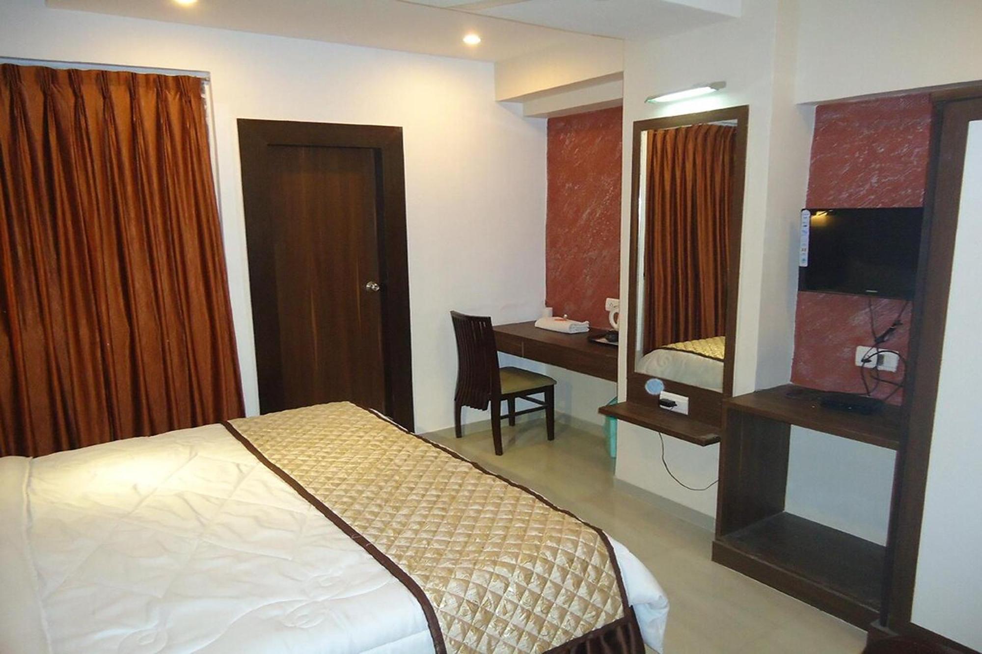 Hotel Maan Residency Satellite Road Ahmedabad Exterior photo