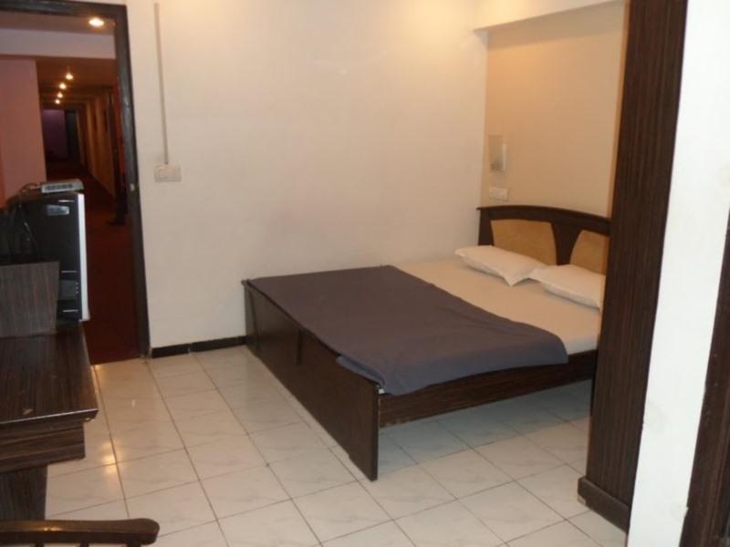 Hotel Maan Residency Satellite Road Ahmedabad Exterior photo